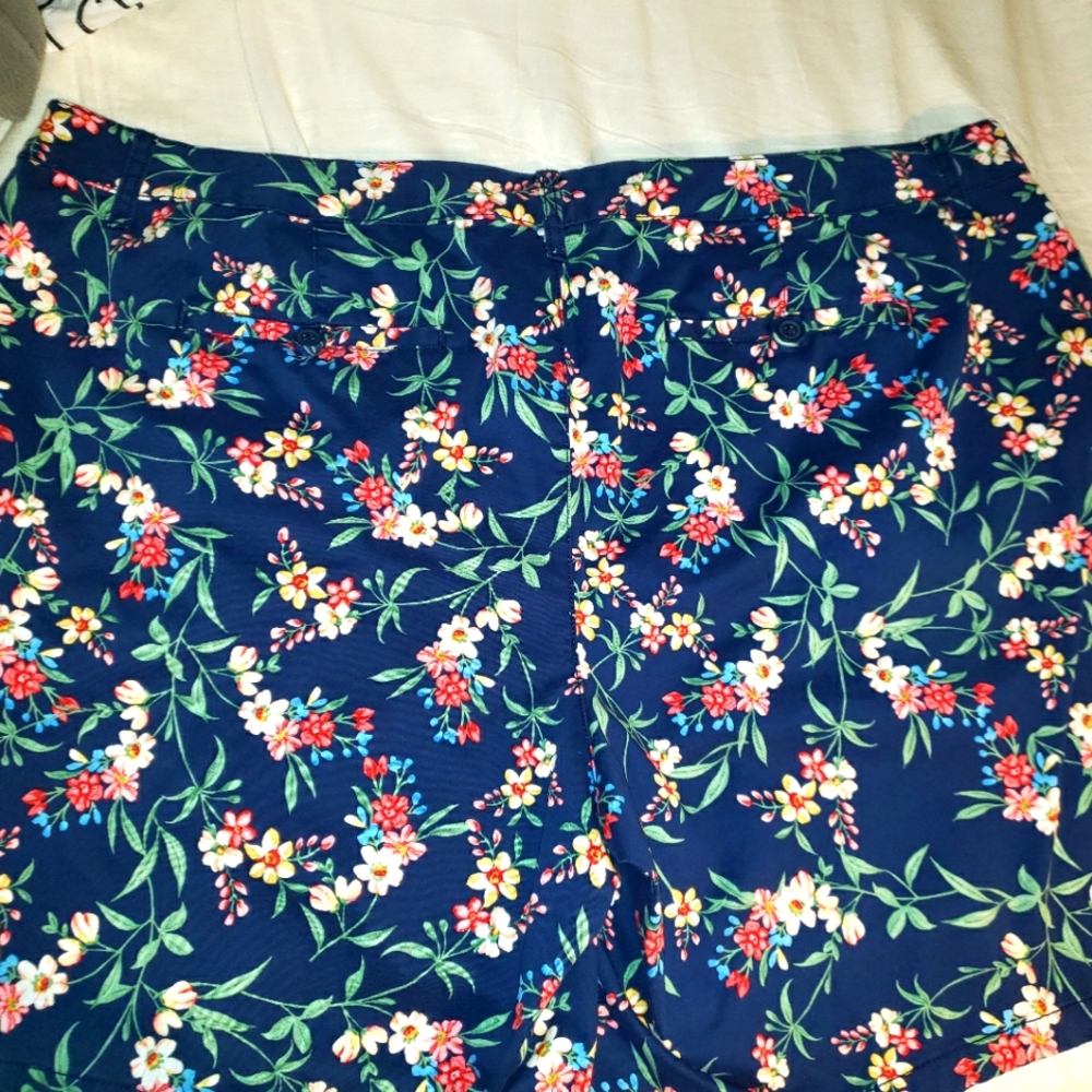 NWOT St. John's Bay Plus Sized Shorts